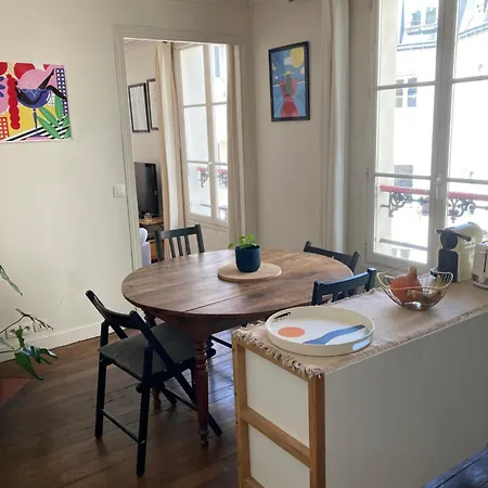Beau 3 Pièces Lumineux à 5 Min De Montmartre Appartamento Parigi